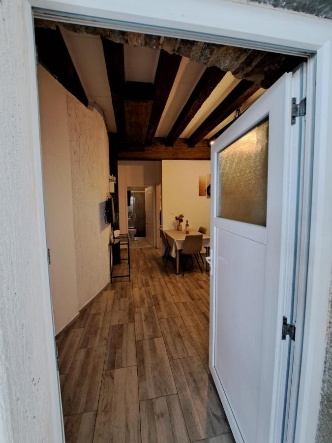 Apartman Zrinka เยเซนิเซ ภายนอก รูปภาพ