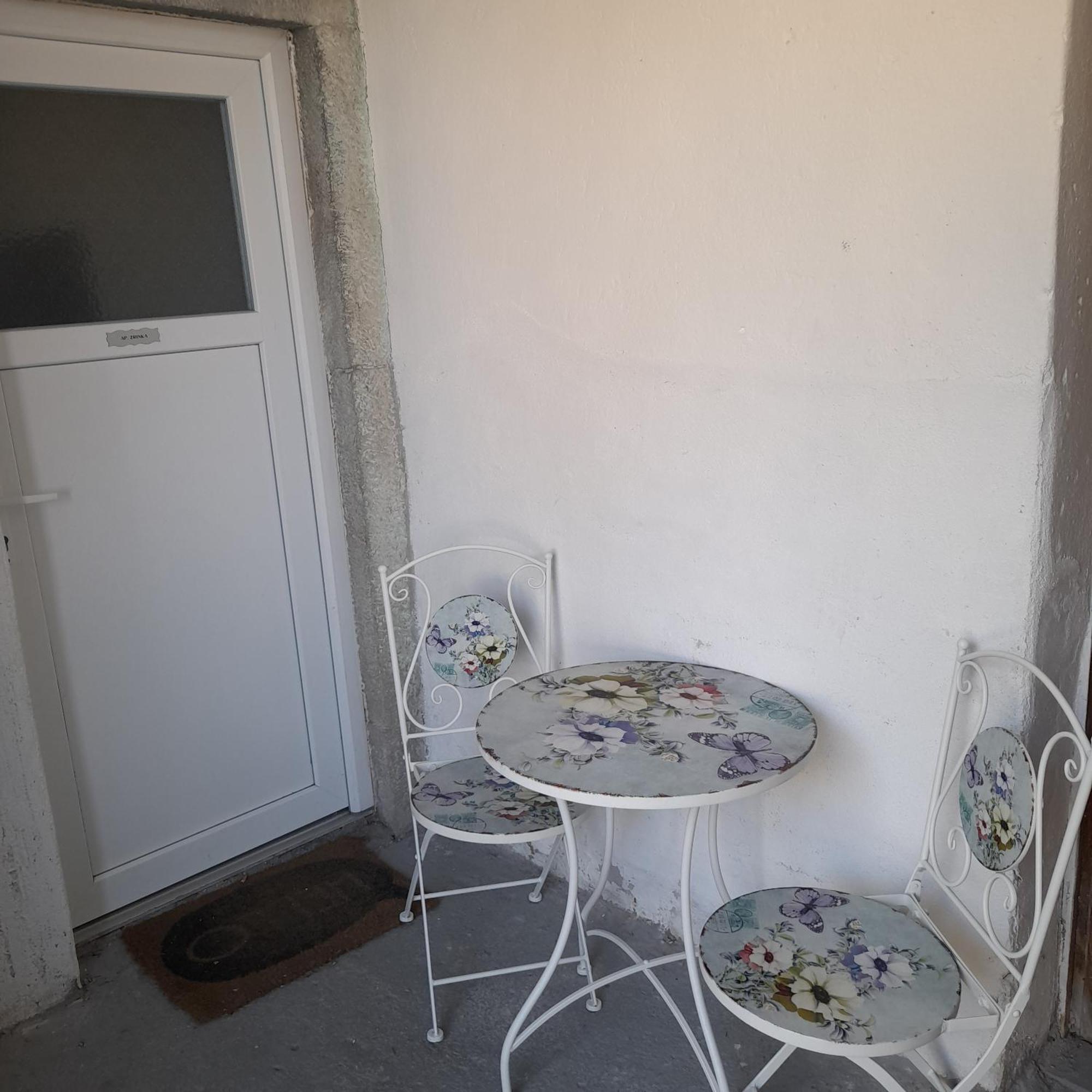 Apartman Zrinka เยเซนิเซ ภายนอก รูปภาพ